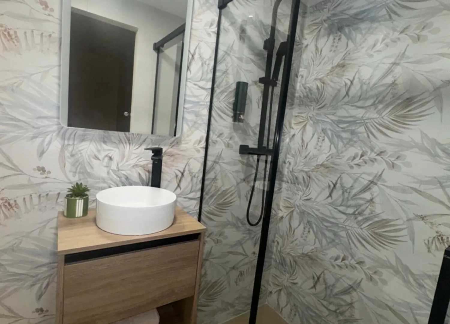 Recien Reformado Y Parking Vigilado Gratis Pleno Centro Granada Picon Center Apartman
